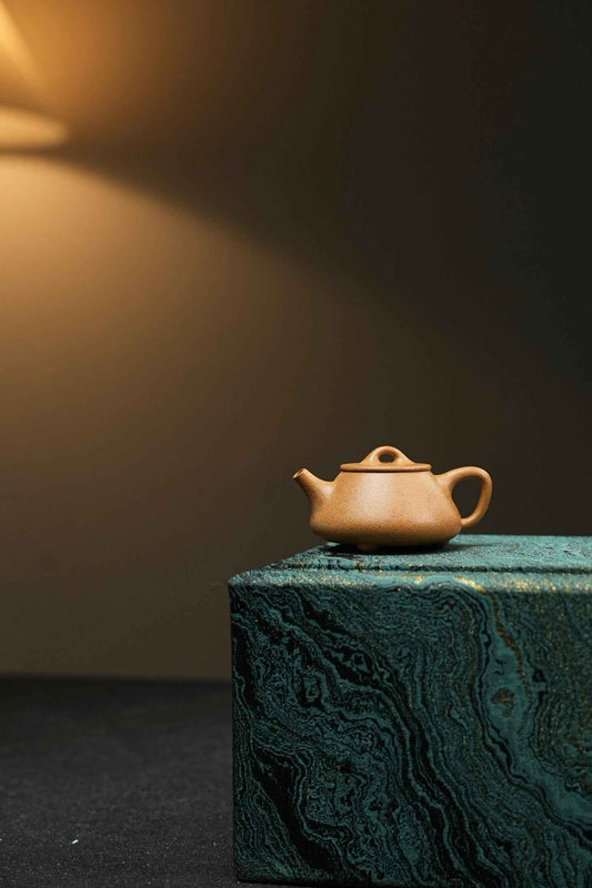 Xiao Shi Piao Golden Duan Ni Teapot – 95ml