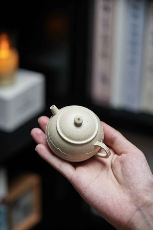 Fan Lian Ban Ruo Lotus Duan Ni Teapot – 100ml