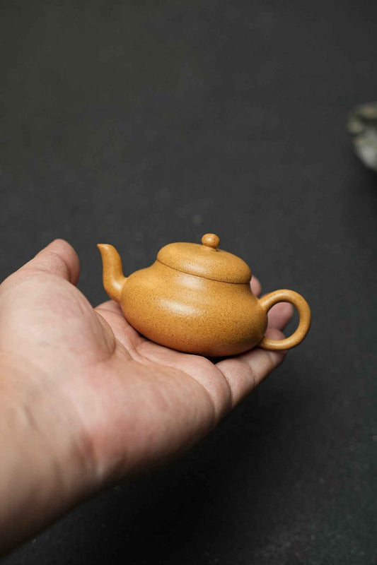 Small Pear-Shaped Yixing Teapot, Huang Jin Duan, 120ml