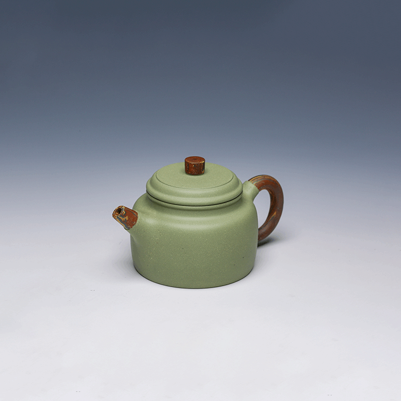 De Zhong Yixing Zisha Teapot, Dou Qing Sha Clay, 220ml