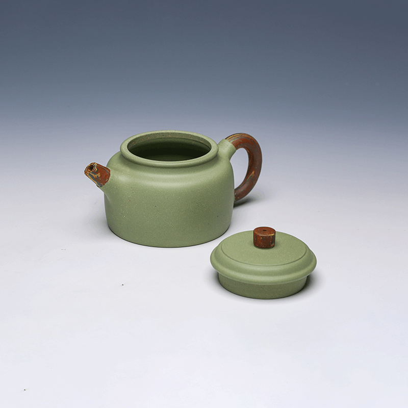 De Zhong Yixing Zisha Teapot, Dou Qing Sha Clay, 220ml