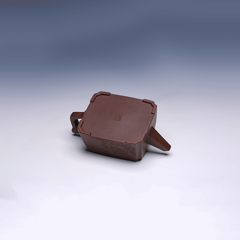 Traditional Yixing Teapot, Zi Ni Clay, 470ml (Eight-Sided Form)