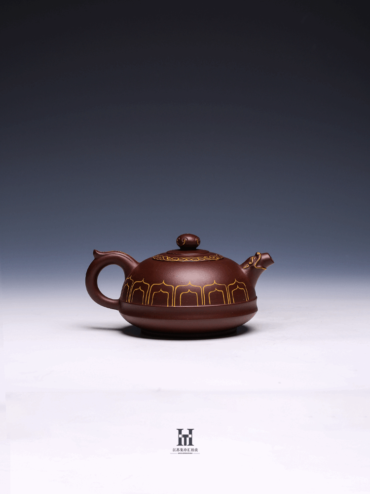 Decorative Yixing Teapot by Zhang Guowei, Di Cao Qing Clay, 330ml (Gold Detail)