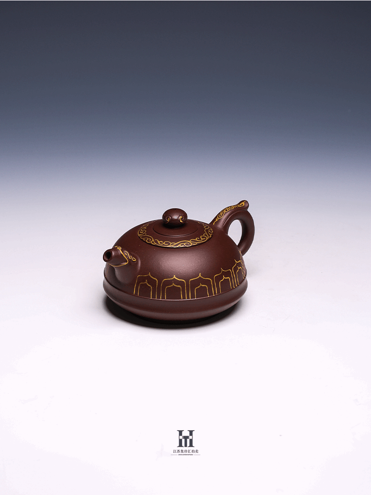 Decorative Yixing Teapot by Zhang Guowei, Di Cao Qing Clay, 330ml (Gold Detail)