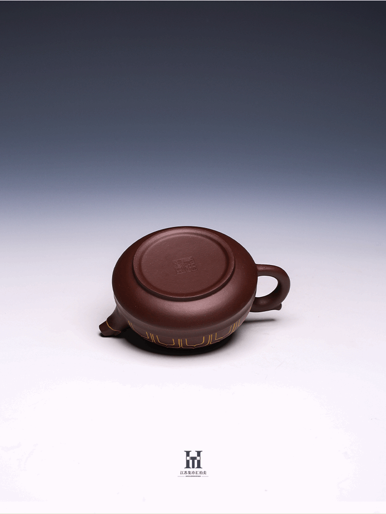 Decorative Yixing Teapot by Zhang Guowei, Di Cao Qing Clay, 330ml (Gold Detail)