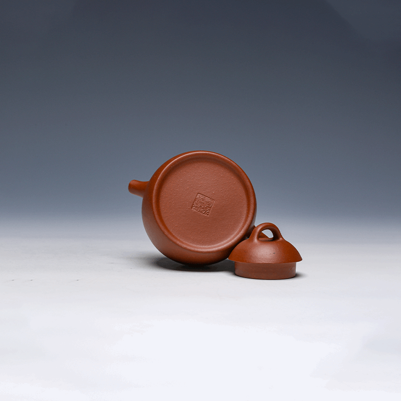 Yixing Teapot, Zisha Clay, 100ml - Compact Traditional Design