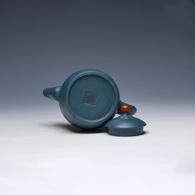 Yixing Teapot, Zisha Clay, 300ml - Traditional Design