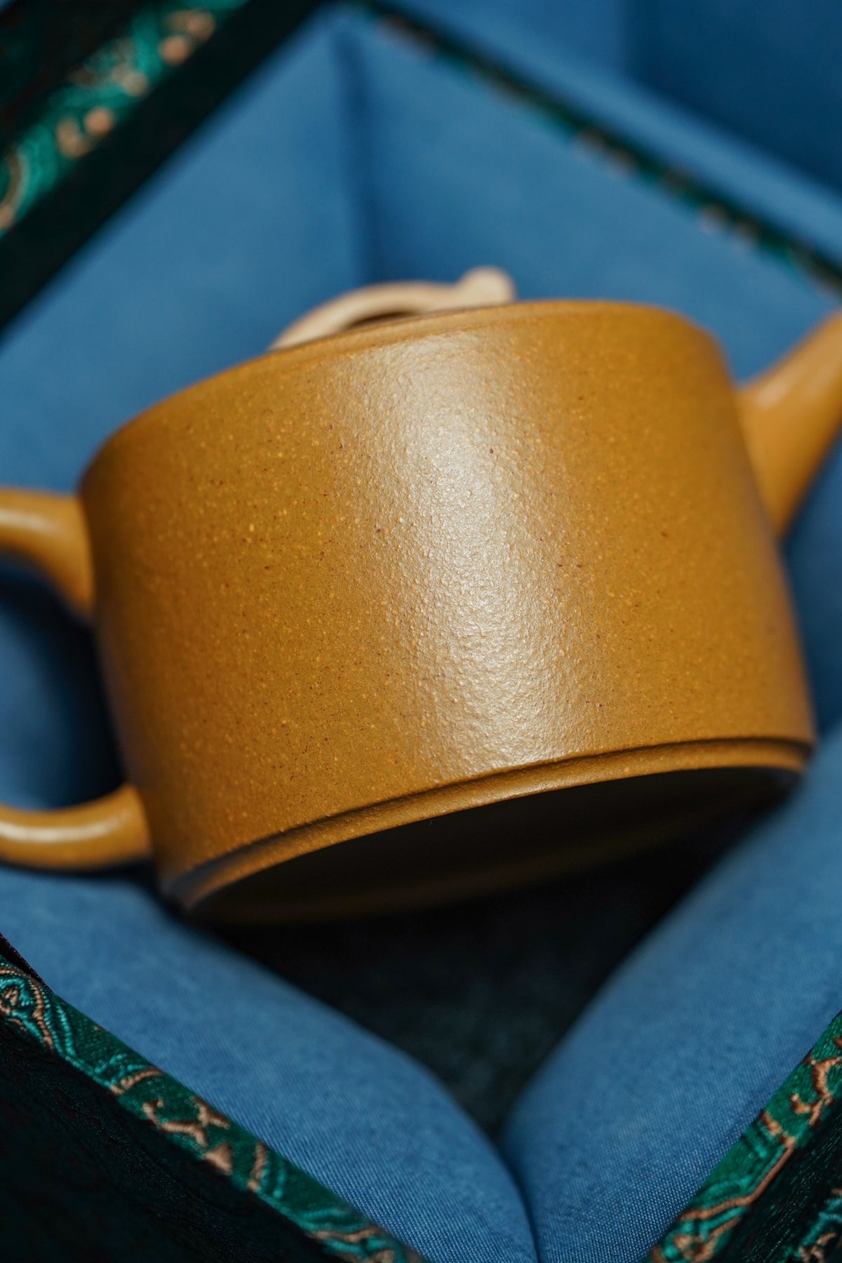 Ru Yi Han Wa Golden Duan Ni Teapot – 180ml - view 4