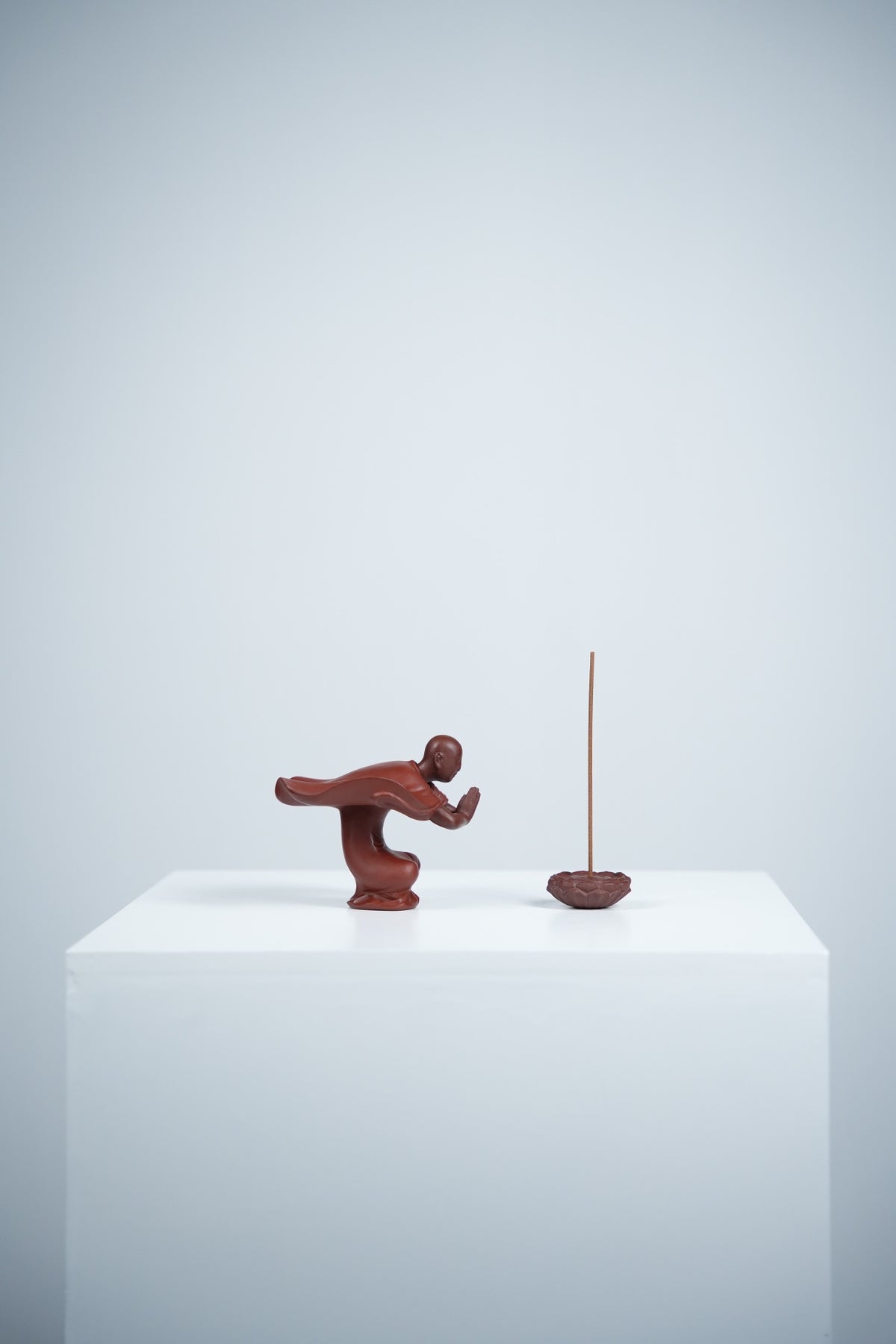 Fei Hong Peng Lai Figurine and Lotus Incense Holder - view 5