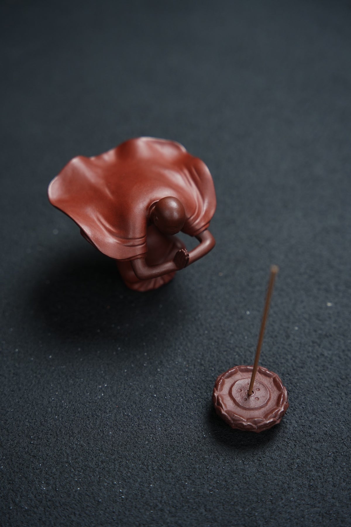 Fei Hong Peng Lai Figurine and Lotus Incense Holder - view 1