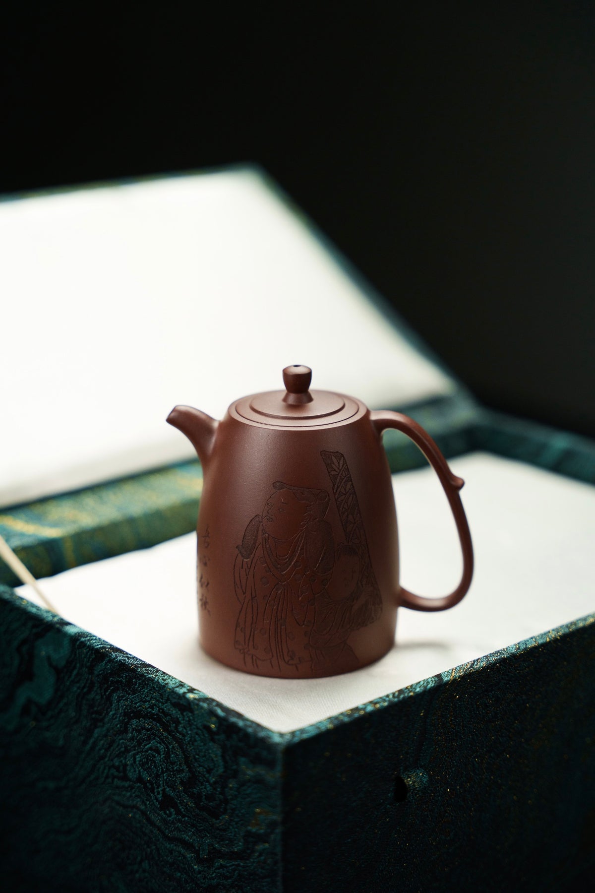 Gao Jing Lan Engraved Zi Ni Teapot – 200ml - view 7