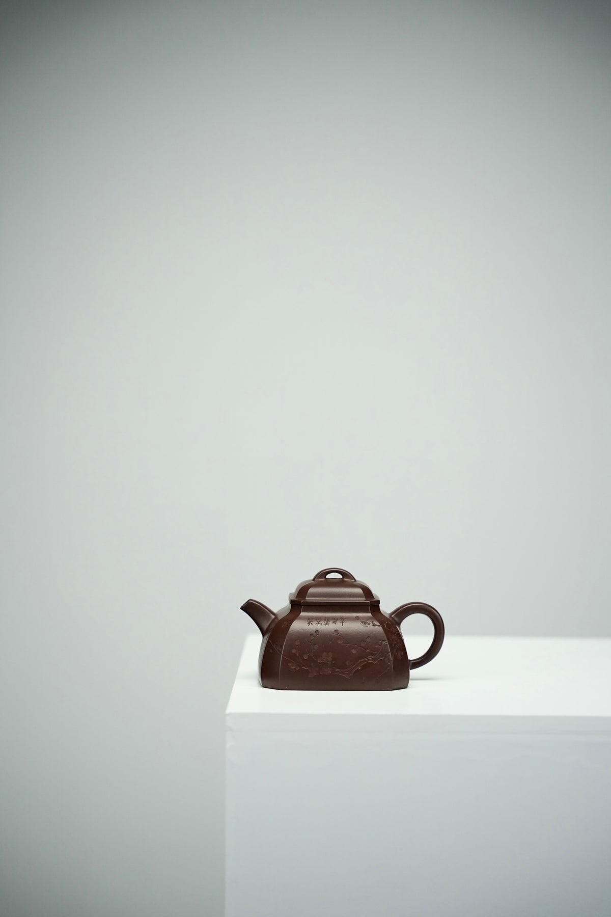 Si Fang Zi Zai Plum Blossom Zi Ni Teapot – 160ml - view 1