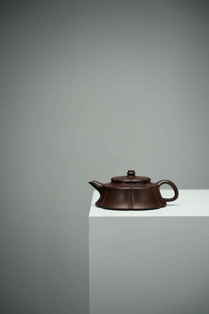 Ru Yi Ling Long Ribbed Zi Ni Teapot – 180ml