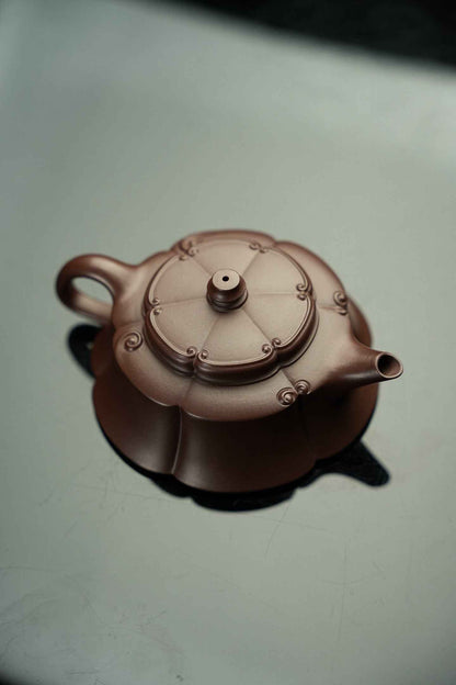 Ru Yi Ling Long Ribbed Zi Ni Teapot – 180ml