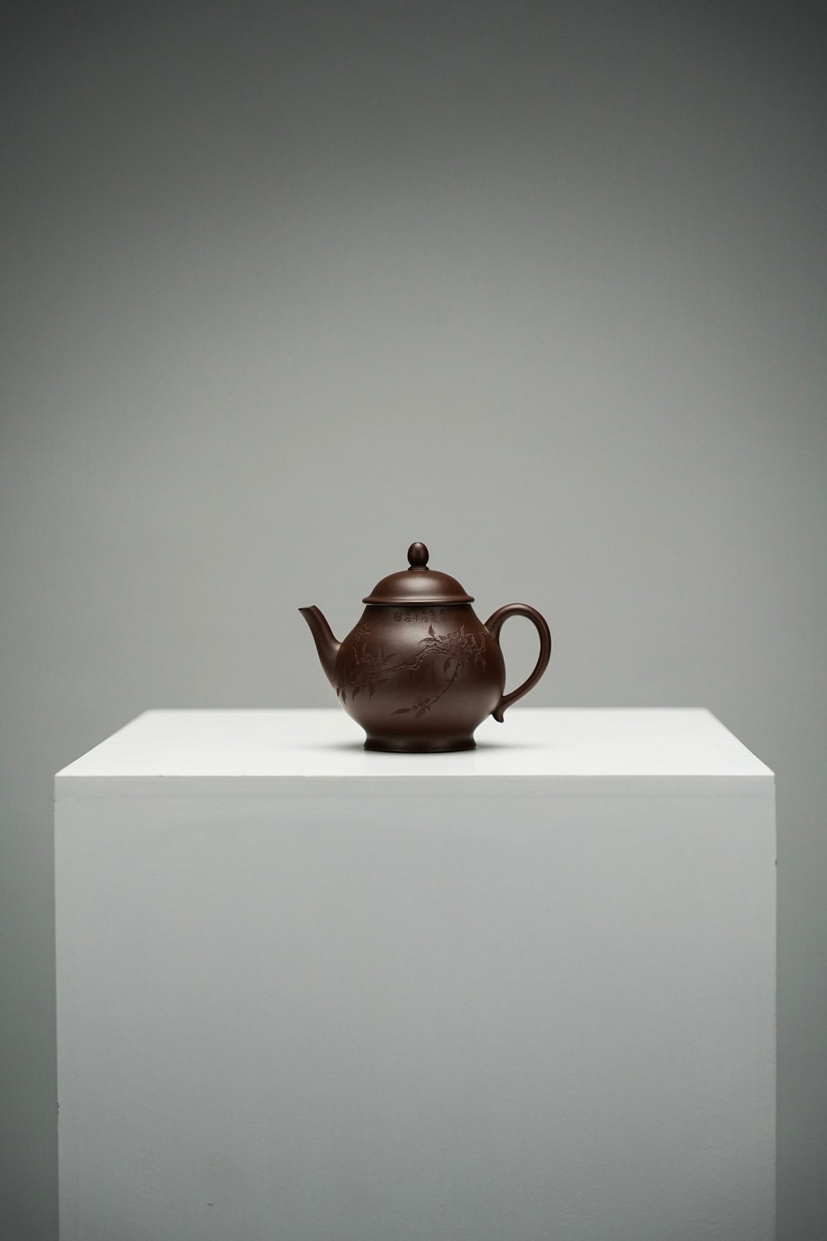 Qiu Shui Engraved Zi Ni Teapot – 180ml - view 2