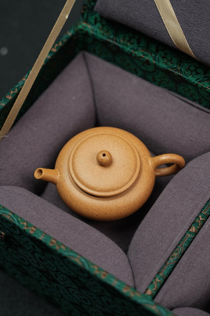 Mini Gong Deng Golden Duan Ni Teapot – 60ml - view 8