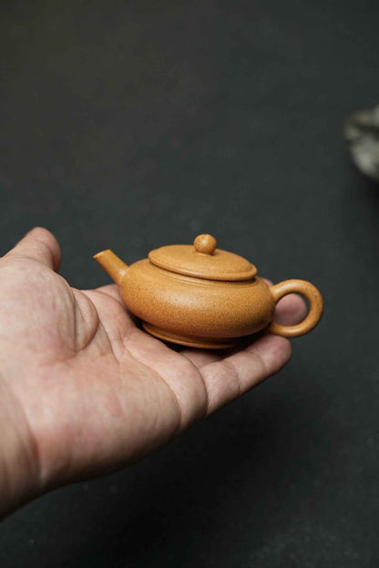 Mini Gong Deng Golden Duan Ni Teapot – 60ml