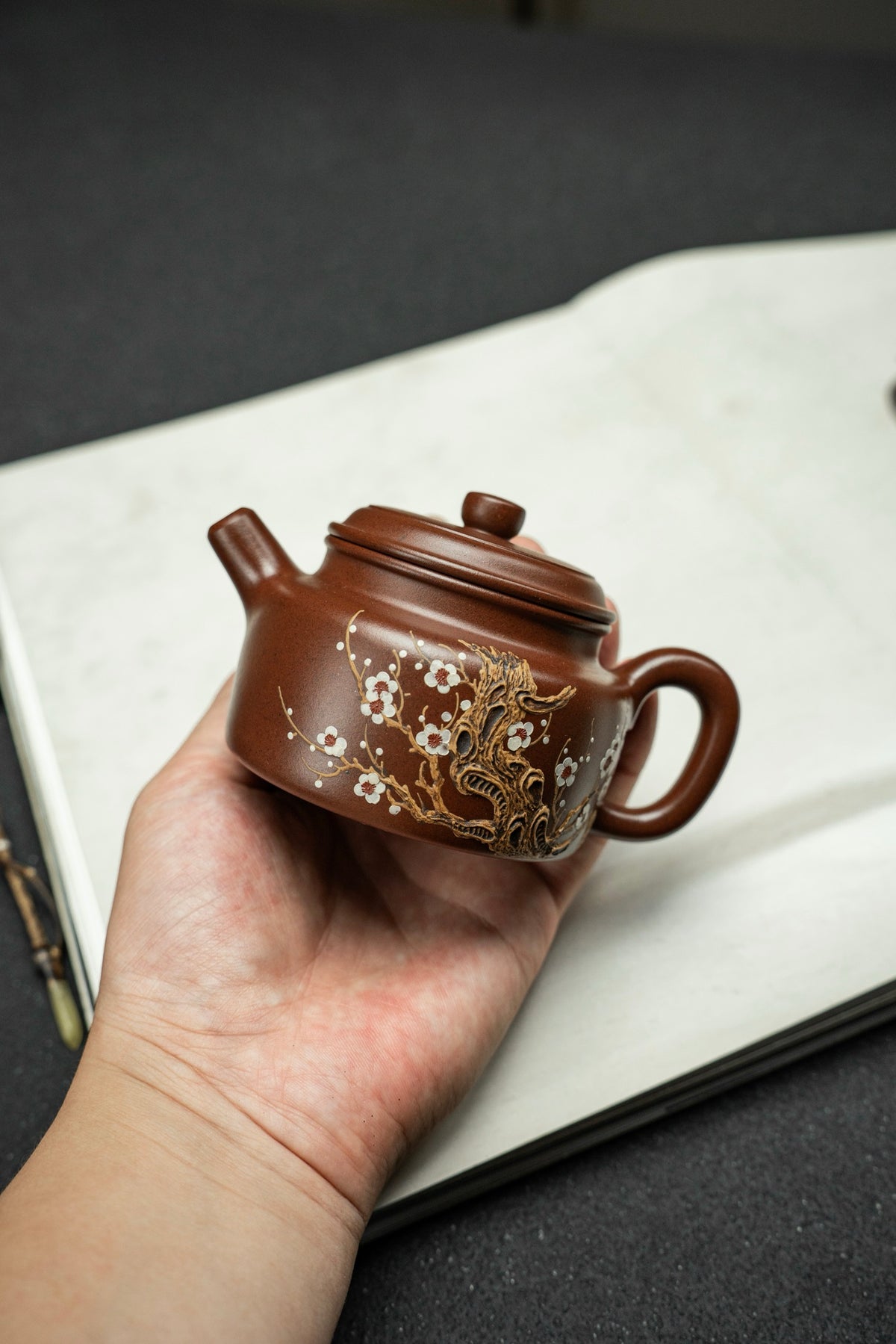 Da Heng De Zhong Plum Blossom Zi Ni Teapot – 200ml - view 1