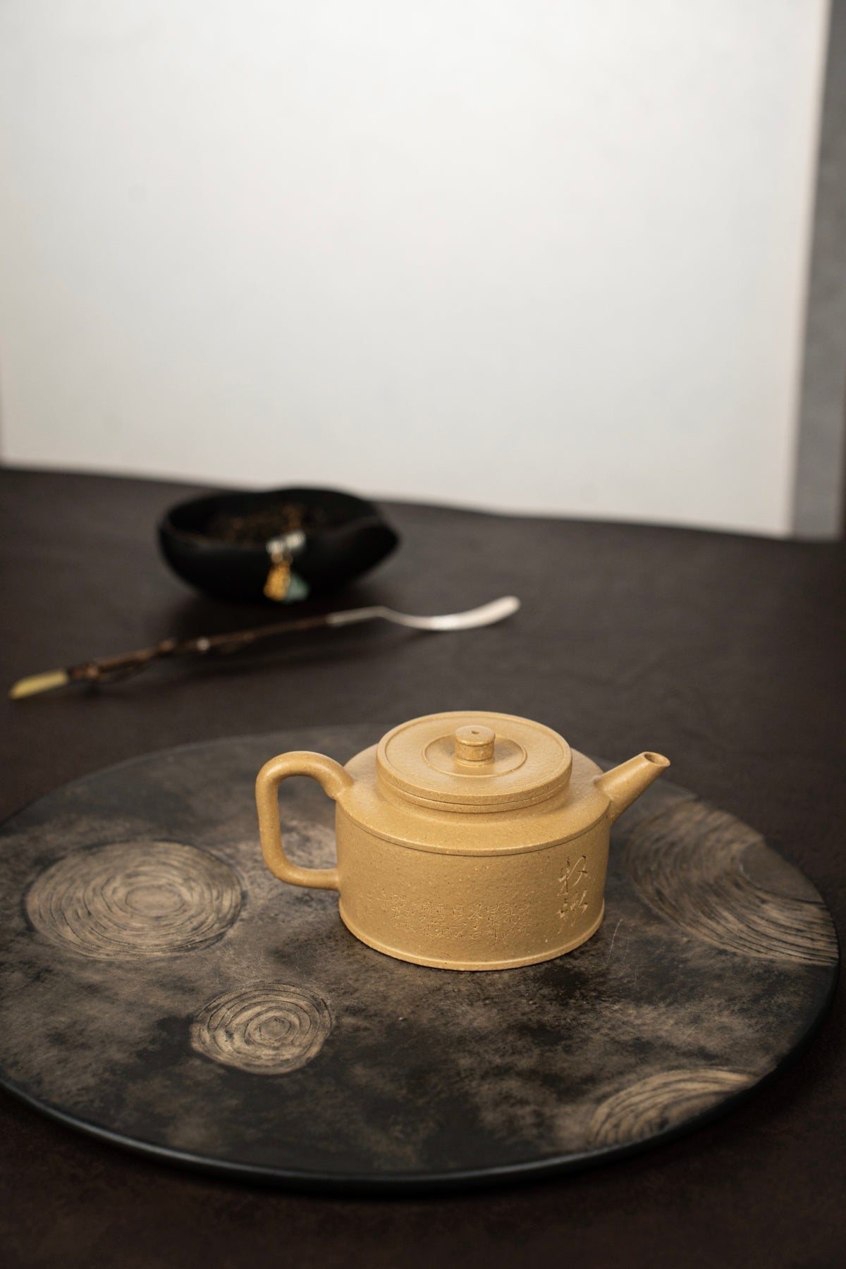 Zhe Jian Guan Lan Mu Qu Ben Shan Lu Ni Teapot – 130ml - view 3