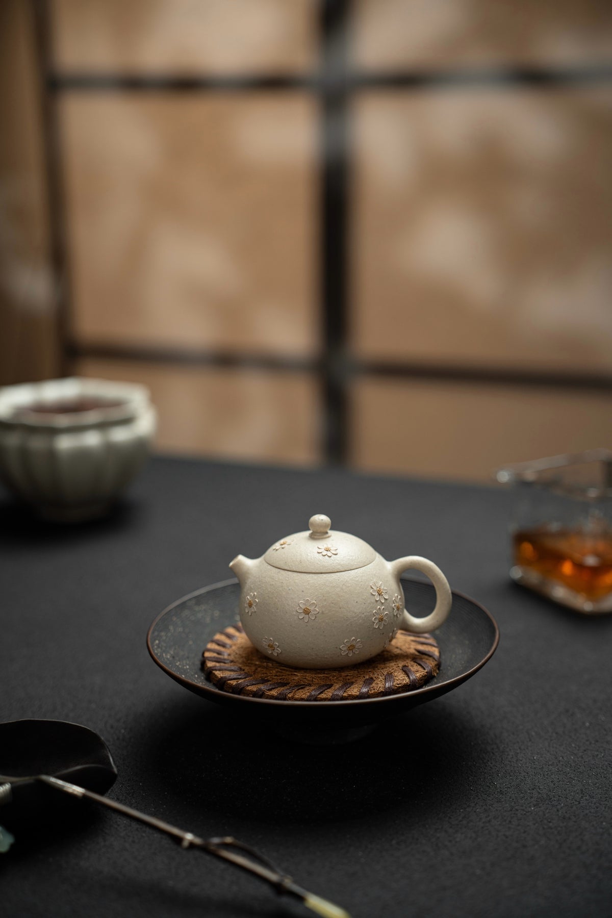 Daisy Xi Shi White Duan Ni Teapot – 100ml - view 1