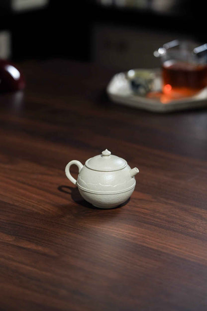 Fan Lian Ban Ruo Lotus Duan Ni Teapot – 100ml