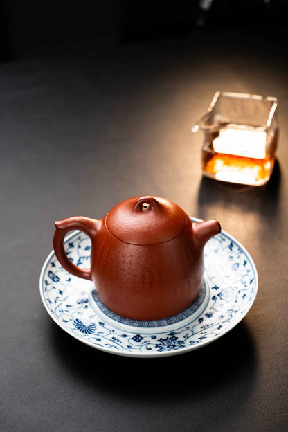 Qin Quan Yixing Teapot with Fine Calligraphy, 350ml