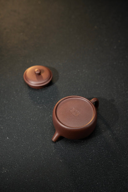 De Zhong Yixing Teapot, Lao Zi Ni, 120ml - view 9