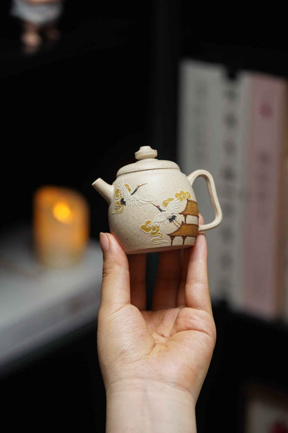 Gong Deng Yixing Teapot with Painted Leaves, 85ml