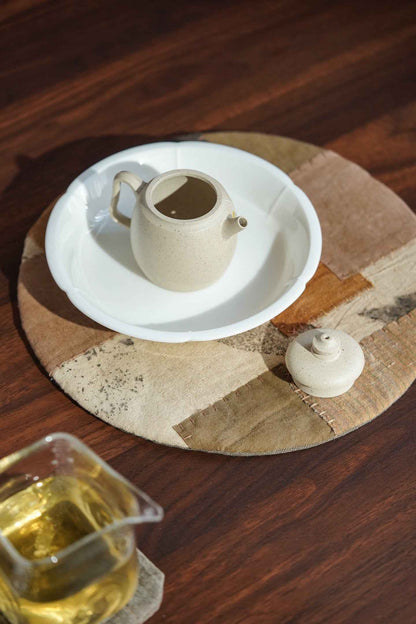 Gong Deng Yixing Teapot with Painted Leaves, 85ml