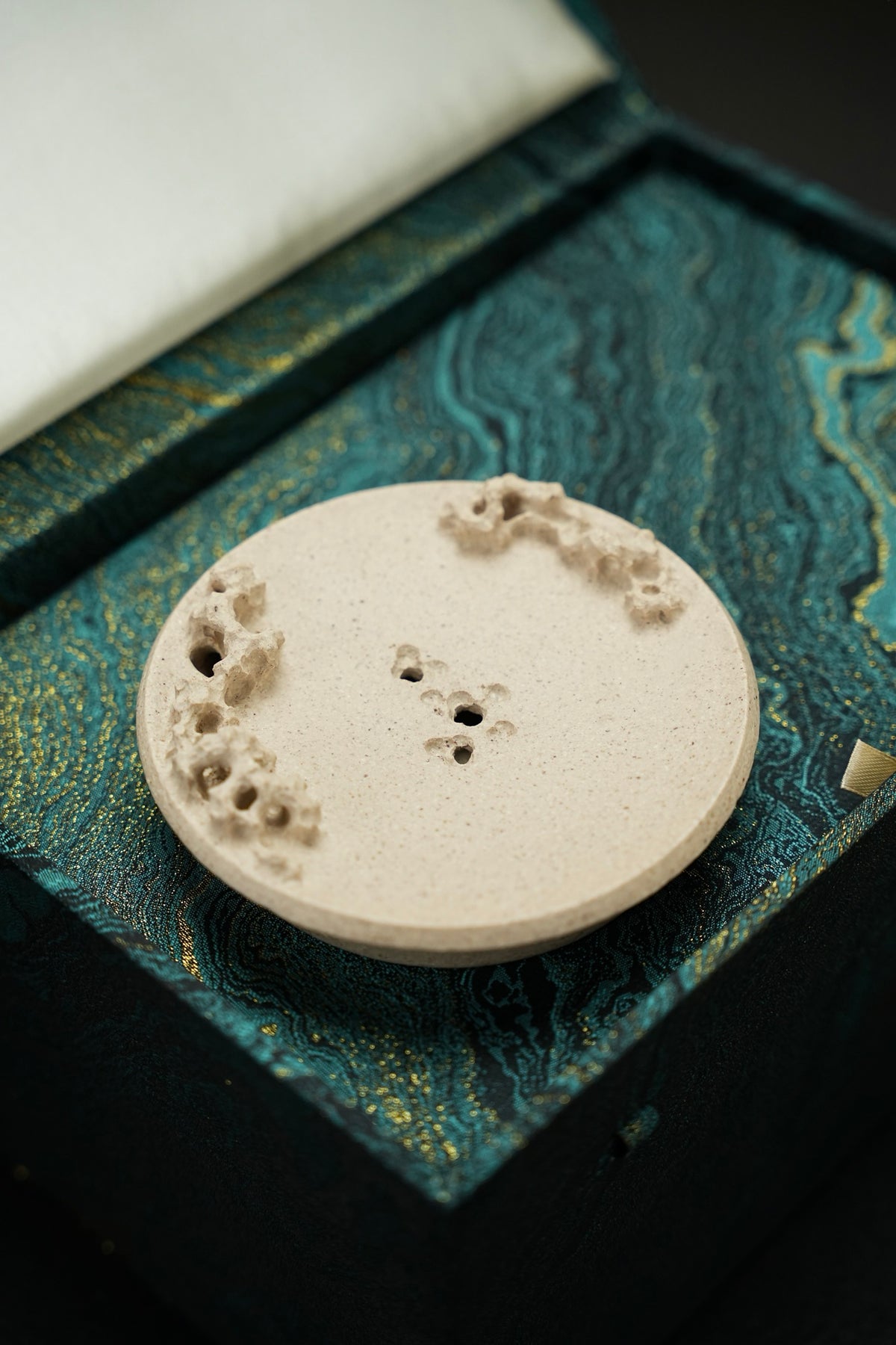 Xian Rui Taihu Rock Teapot Stand - view 8