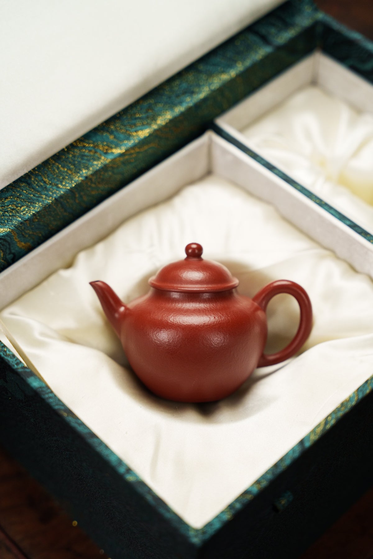 Xiao Jun Le Fully Handmade Yixing Zisha Teapot, Lao Zhu Ni Clay, 150ml - product photograph 5
