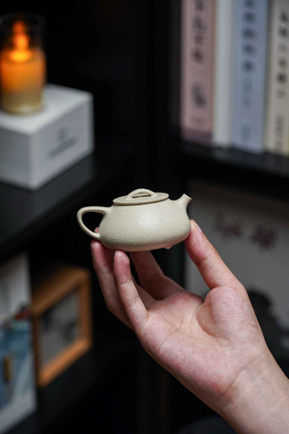 Xiao Ru Yi Piao Yixing Zisha Teapot, Bai Yu Duan Clay, 75ml