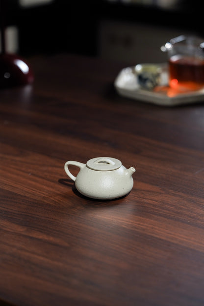Xiao Ru Yi Piao Yixing Zisha Teapot, Bai Yu Duan Clay, 75ml - product photograph 3