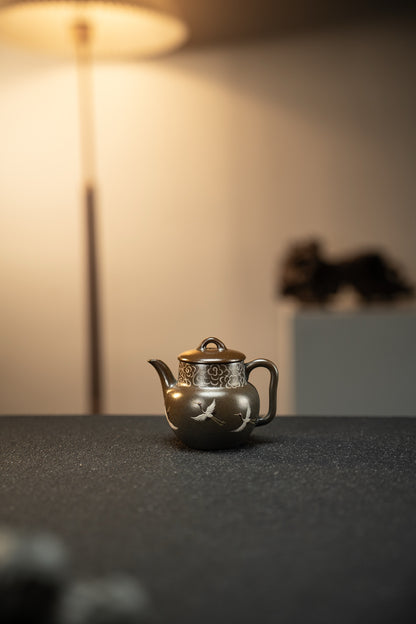 Zhi Hu Er Shi Wood-Fired Yixing Zisha Teapot, 130ml - product photograph 2