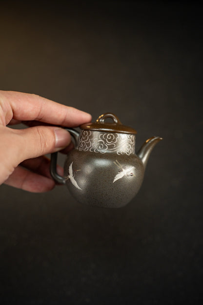 Zhi Hu Er Shi Wood-Fired Yixing Zisha Teapot, 130ml - product photograph 5